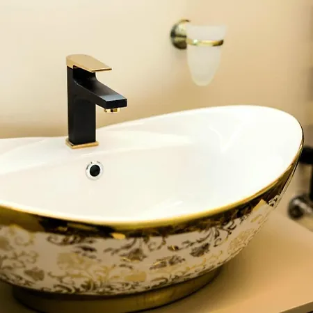 Premium Design, Renovated 2024 Free Parking Appartement
